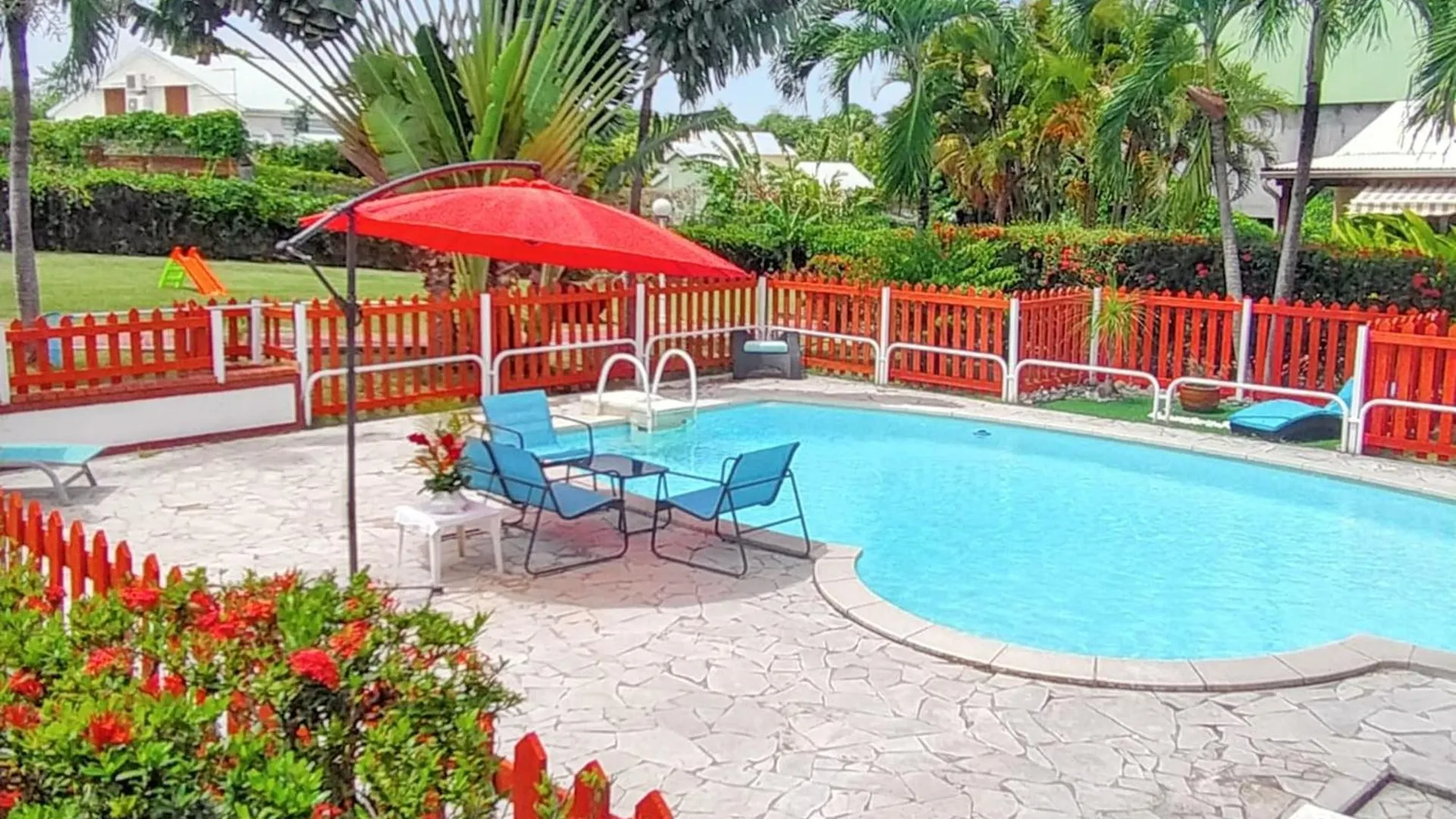 Holiday home Maison Charmante: Plessis-Nogent avec Piscine Partagée Sainte-Rose